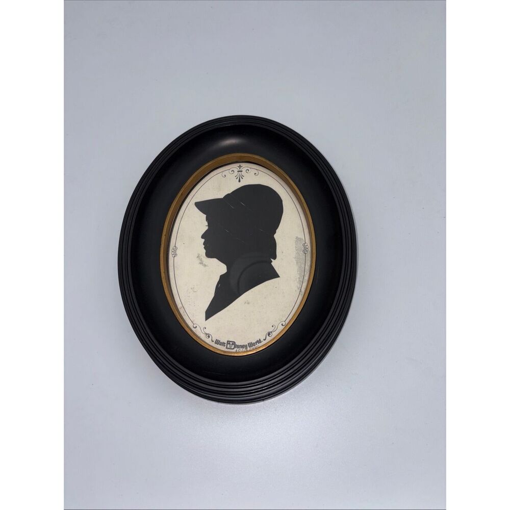 VTG 1975 Walt Disney World - Black Oval Framed Silhouette Picture